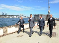 President Ilham Aliyev examines construction progress in 2-4 km section of Baku-Alat highway (PHOTO)